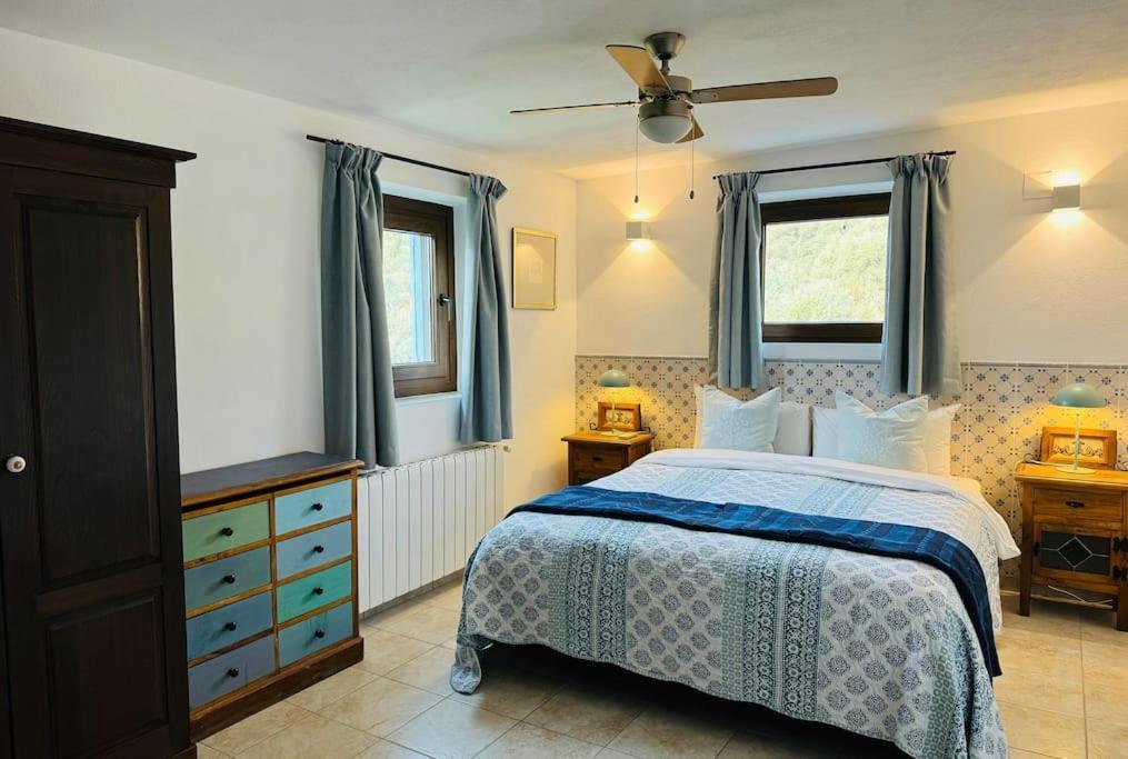 Villa Almond Hill House Orgiva Exterior foto