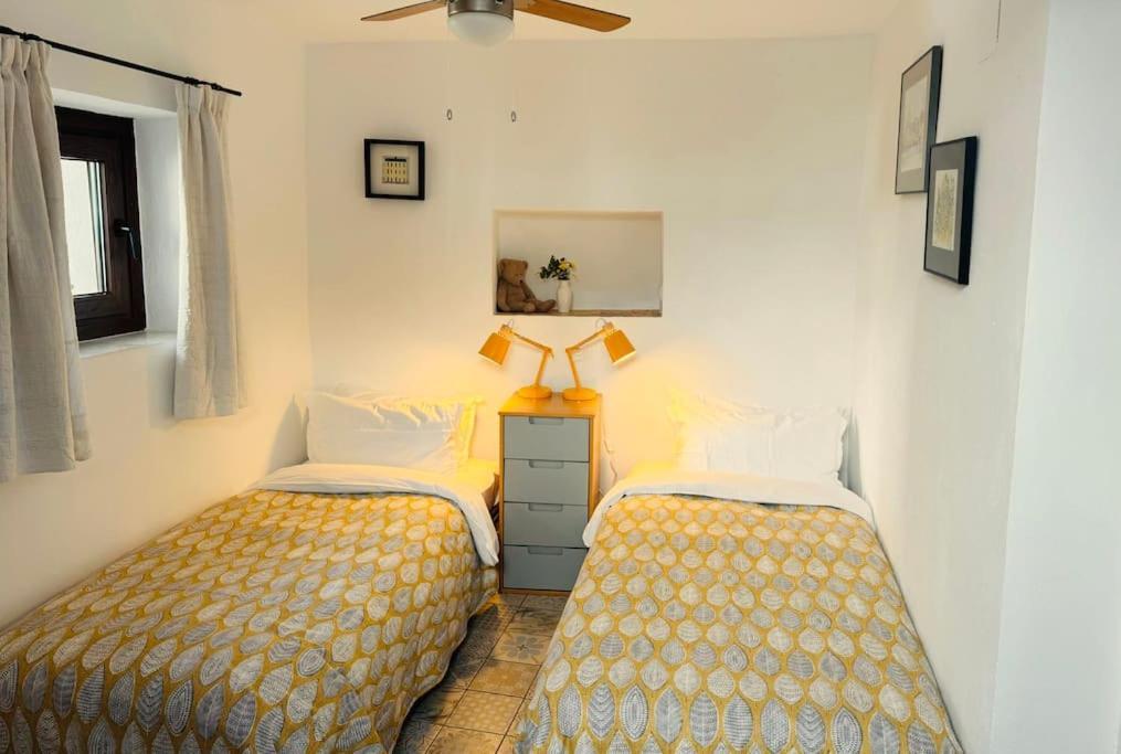 Villa Almond Hill House Orgiva Exterior foto