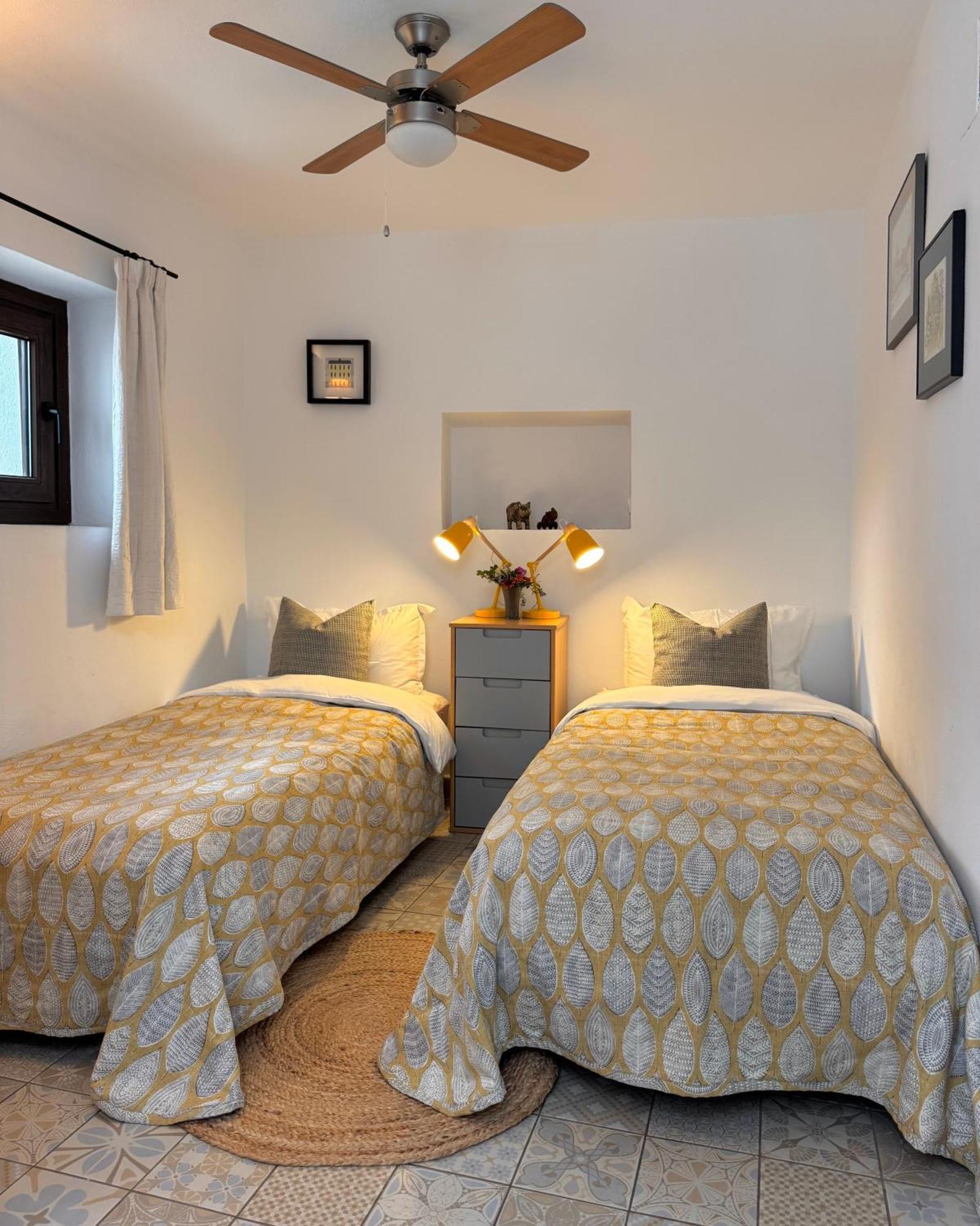 Villa Almond Hill House Orgiva Exterior foto